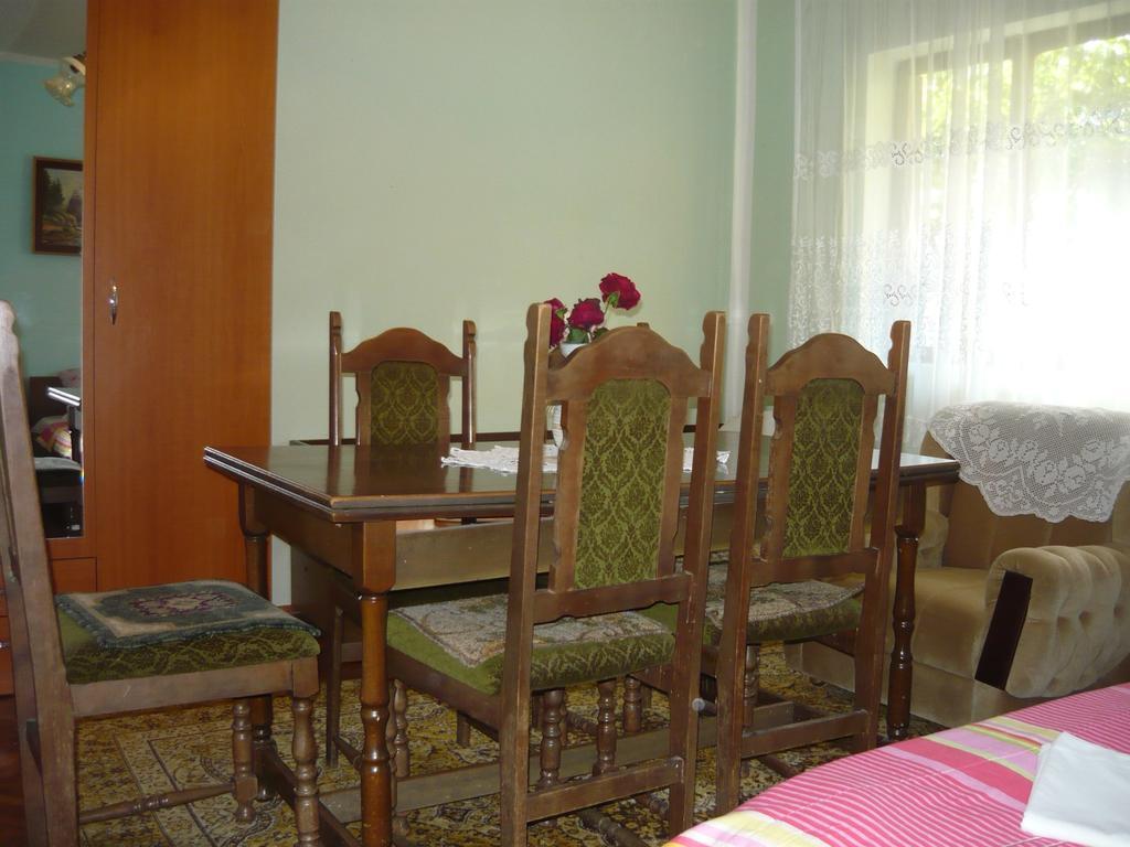 Rooms Banicevic Risan Rum bild