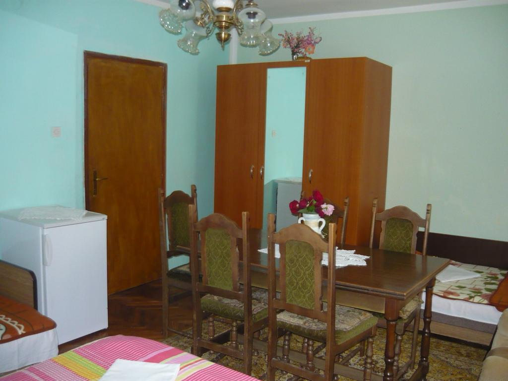 Rooms Banicevic Risan Rum bild