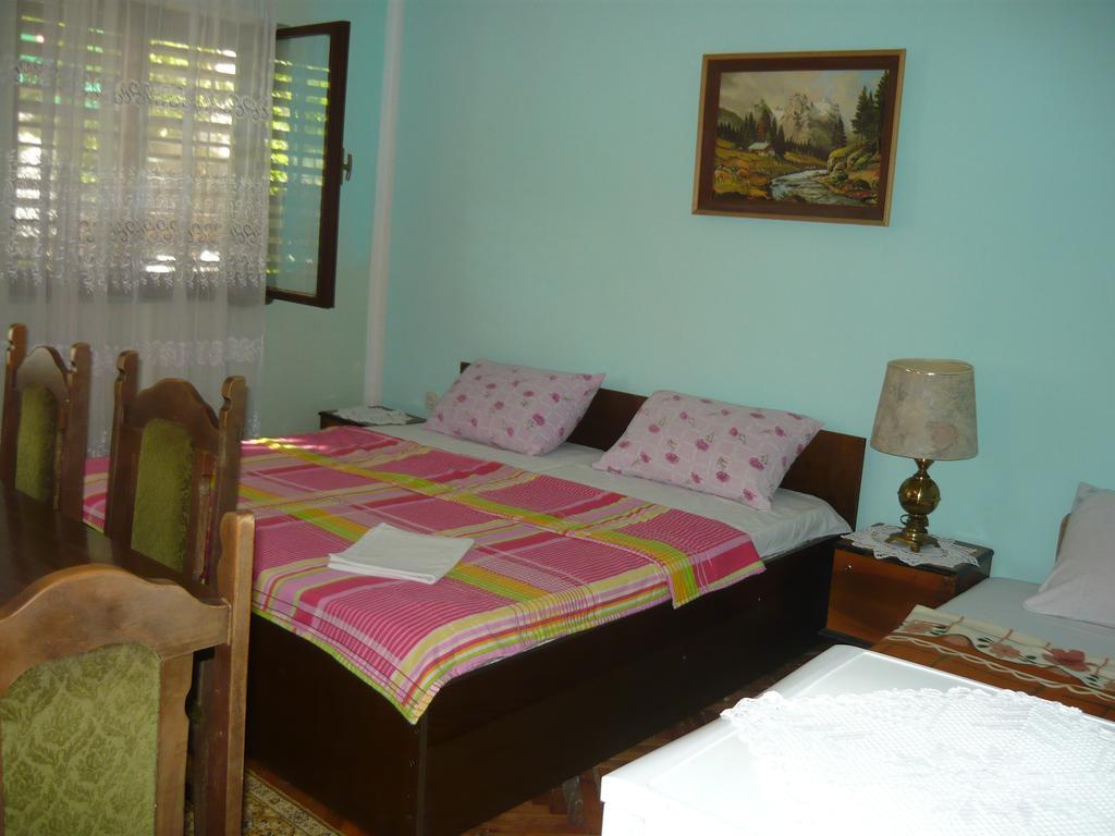 Rooms Banicevic Risan Rum bild