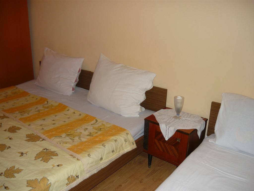Rooms Banicevic Risan Rum bild