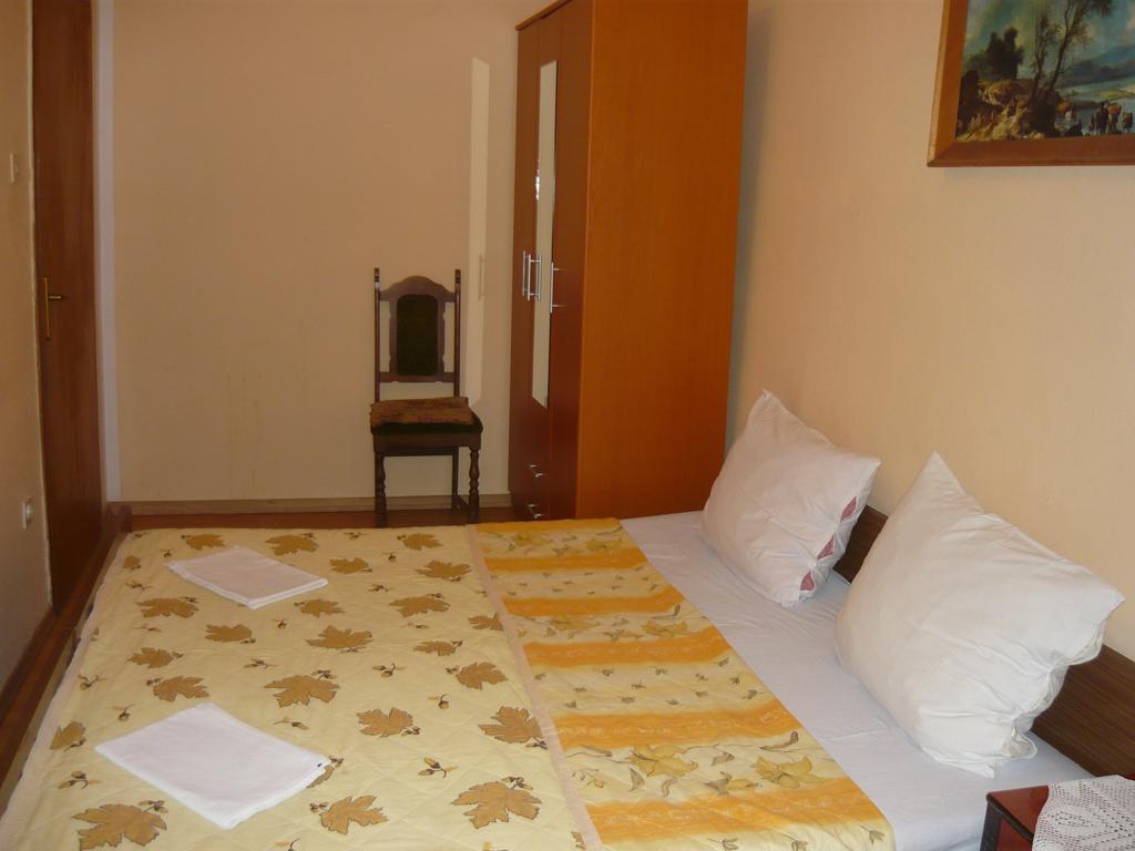 Rooms Banicevic Risan Rum bild